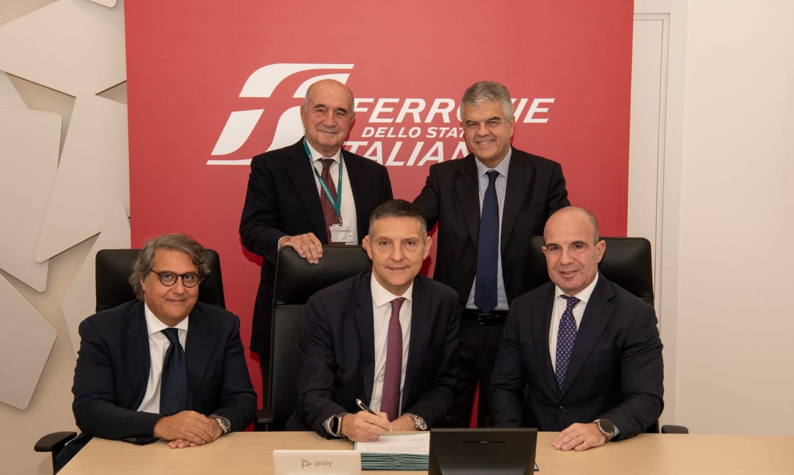 Firma intesa Gruppo FS - Almaviva per soluzioni digitali sostenibili